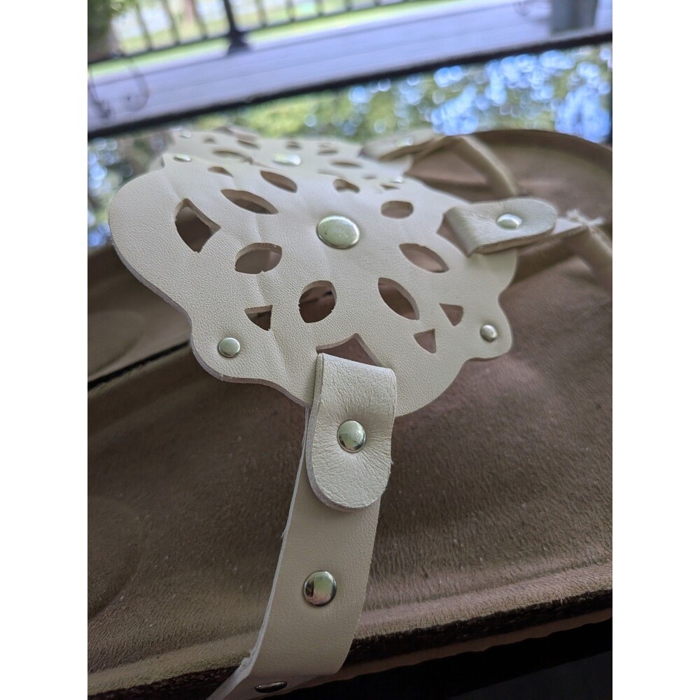 Maurices Vanessa Sandals Women's 10 (Wide) Ivory Thong Slip On Footbed Comfort - Picture 3 of 11